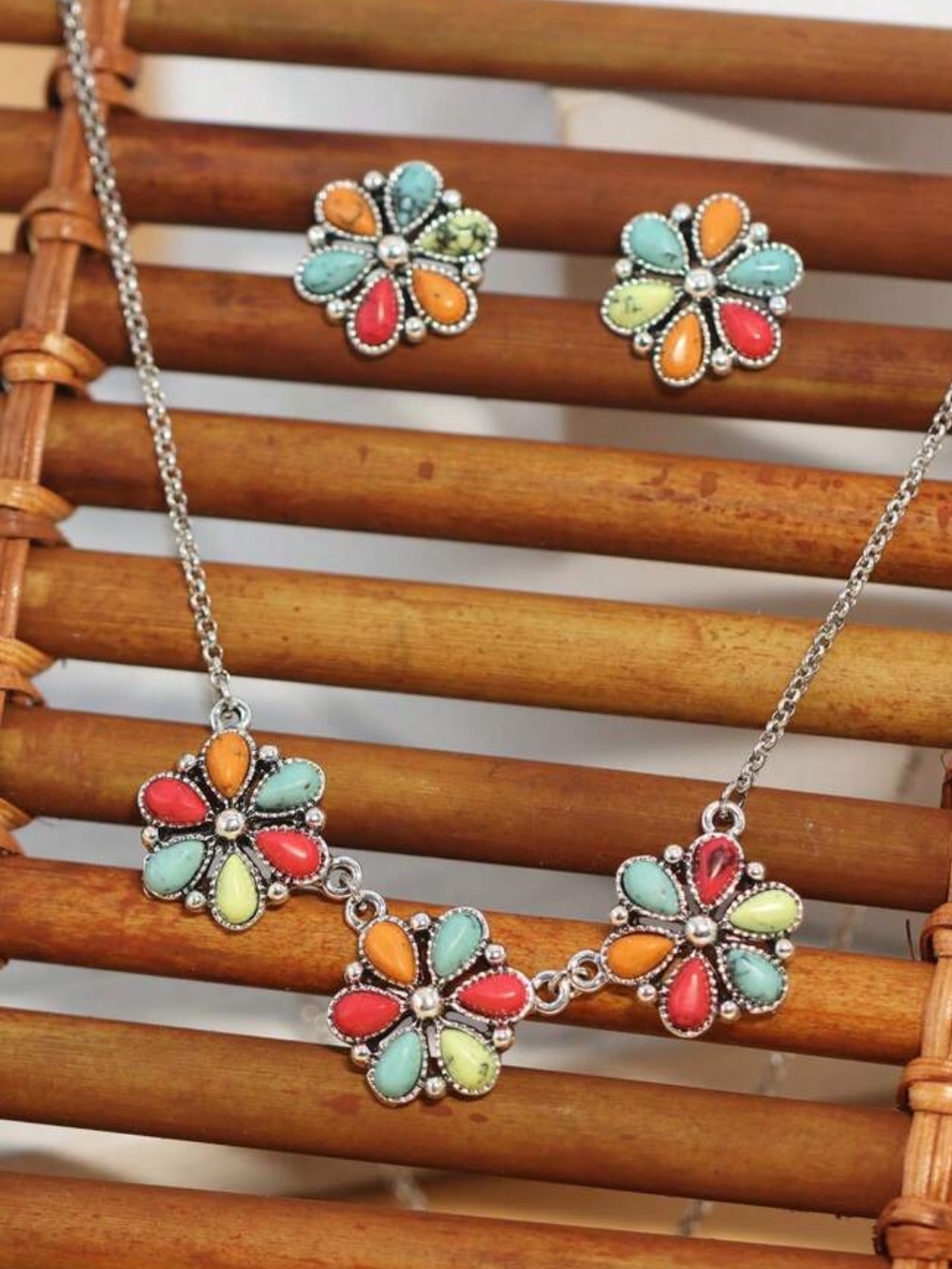 Flower faux Turquoise Vintage Silver color Jewelry Set, Earrings & Necklace